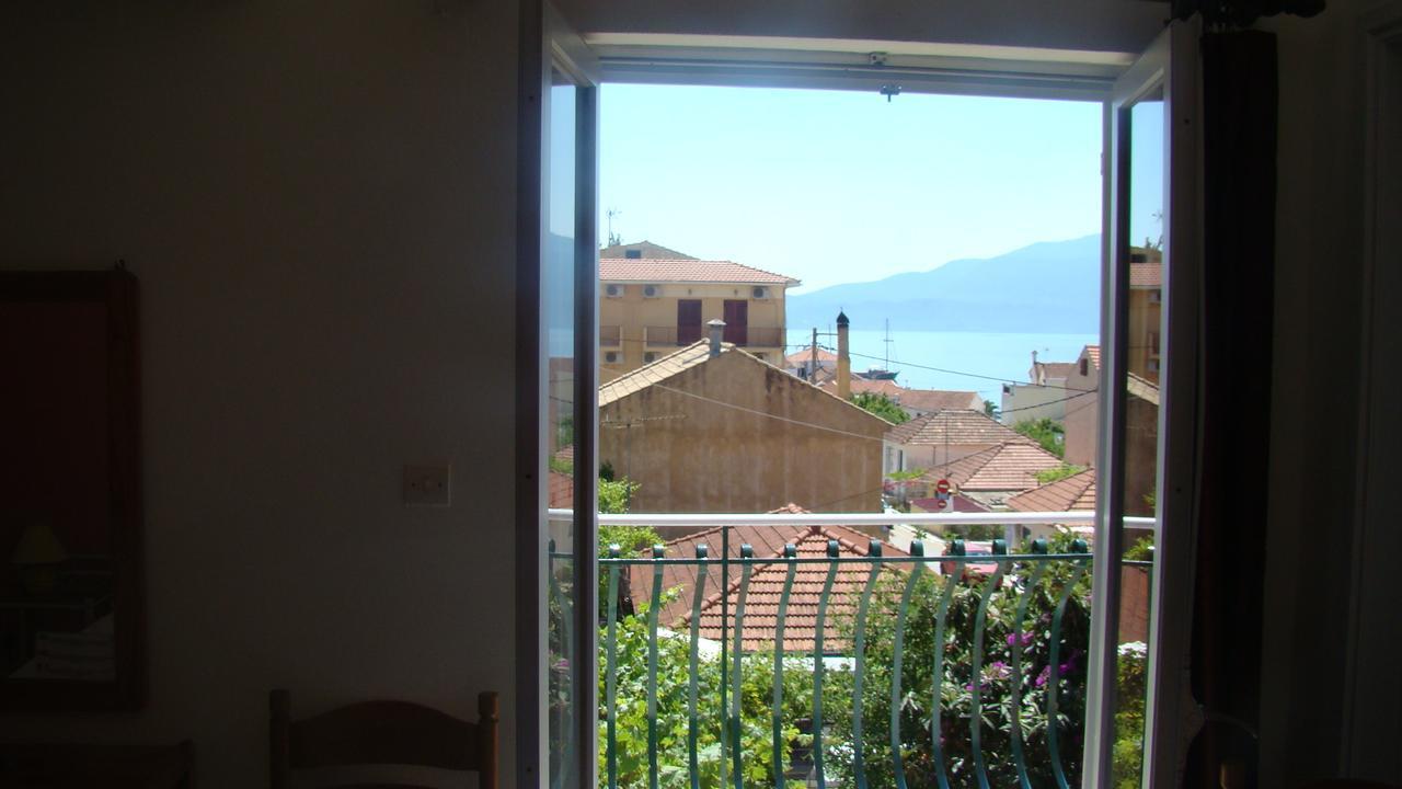 Dionisis Apartments Agia Efimia Exterior photo